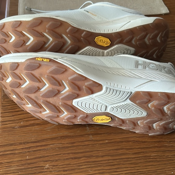Hoka Transport - Picture 6 of 6